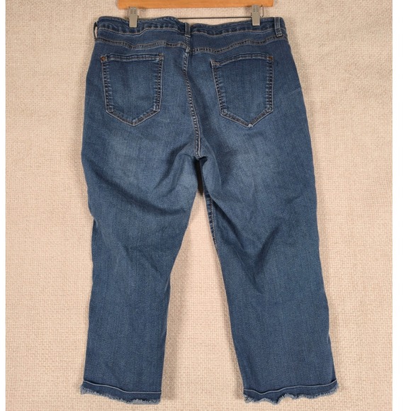 Nine West Womens Jeans Chrystie Capri Size 16 Blue Frayed Hem Denim - Picture 2 of 10